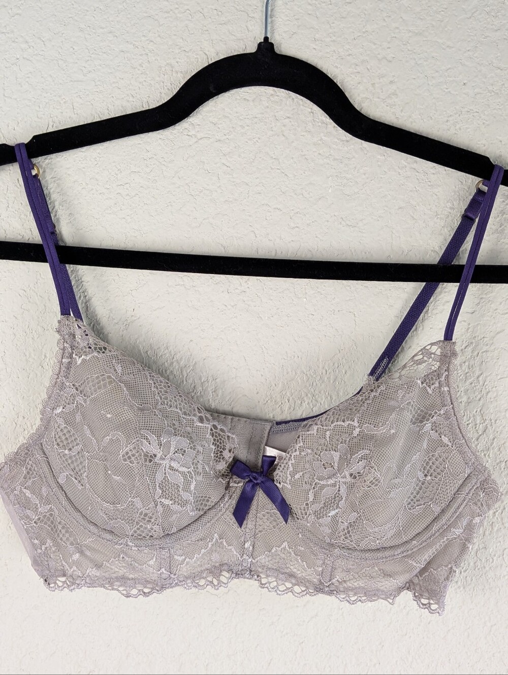 Victoria's Secret Very Sexy Lace Demi Bra 36B Gray Purple Lined Boned Plunge